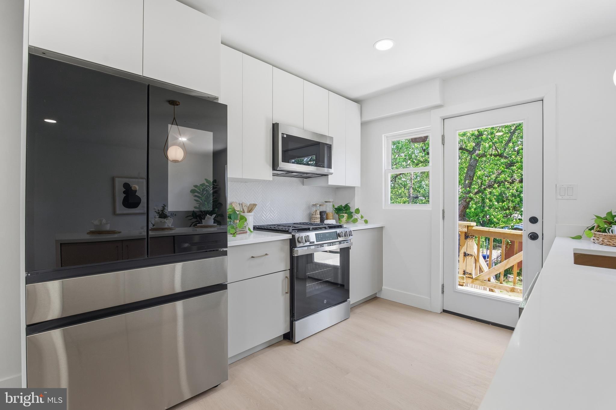 GLEN OAKS - Residential