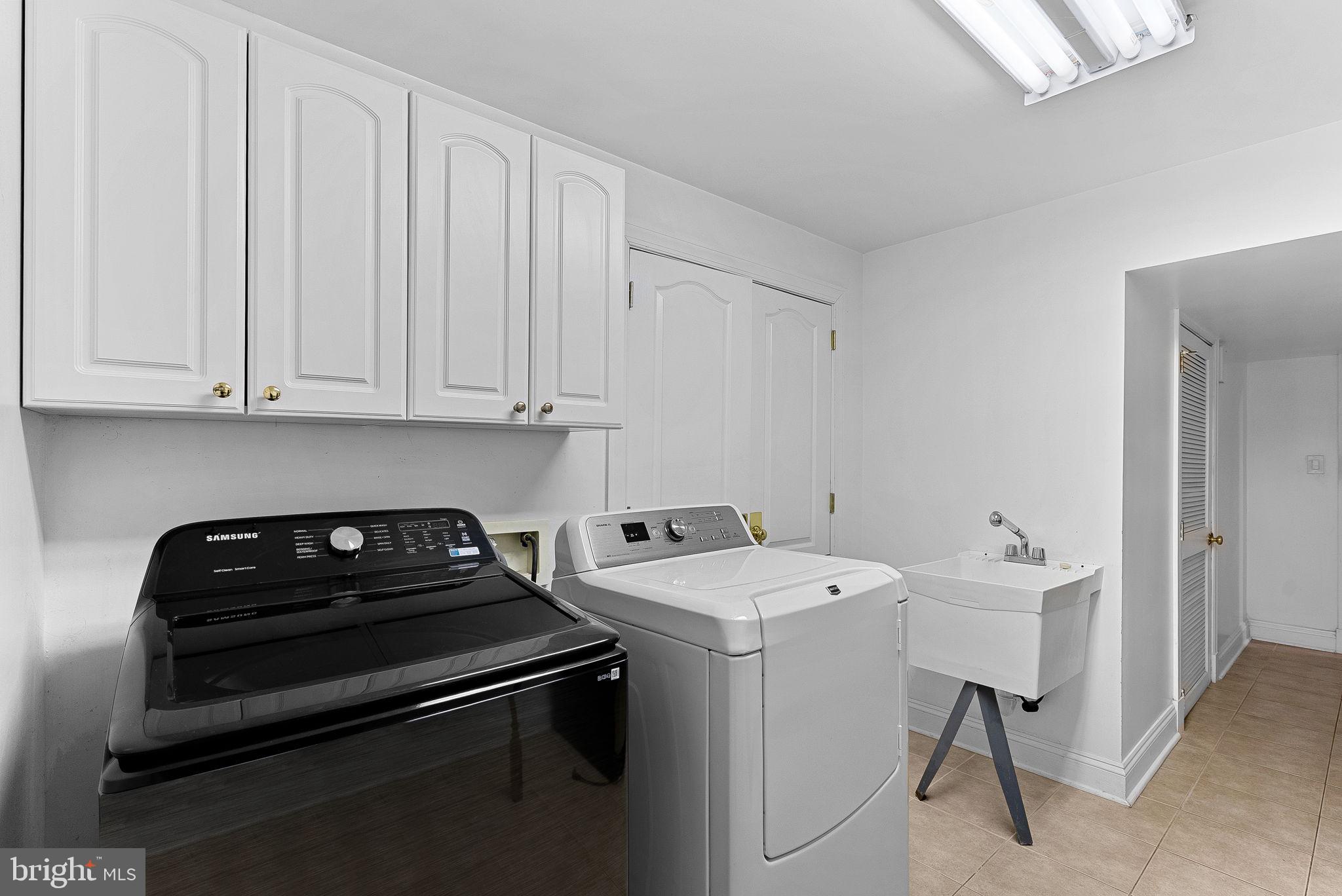 HUNTER MILL ESTATES - Residential