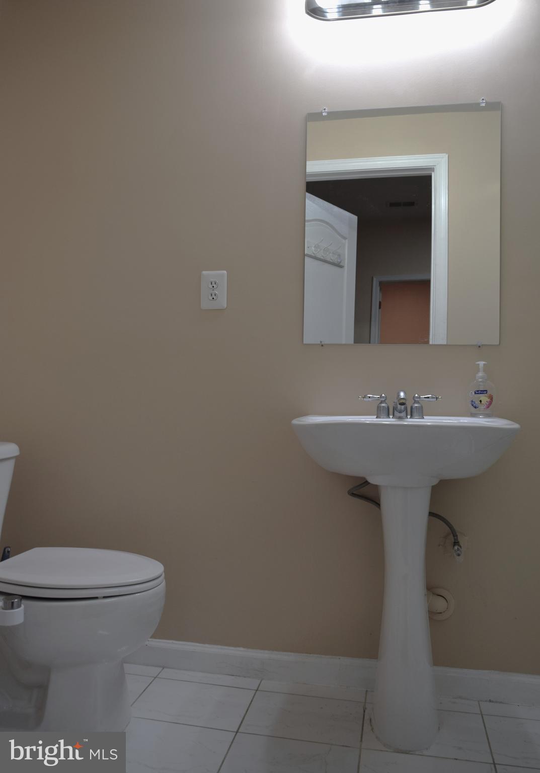 LOUDOUN VALLEY ESTATES - Residential Lease