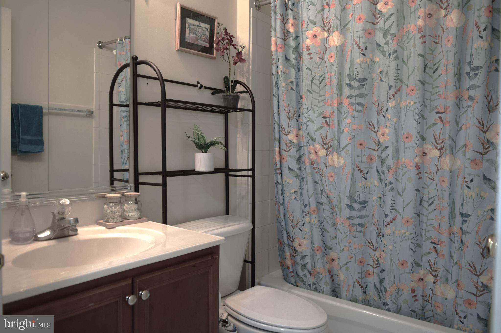 LOUDOUN VALLEY ESTATES - Residential Lease