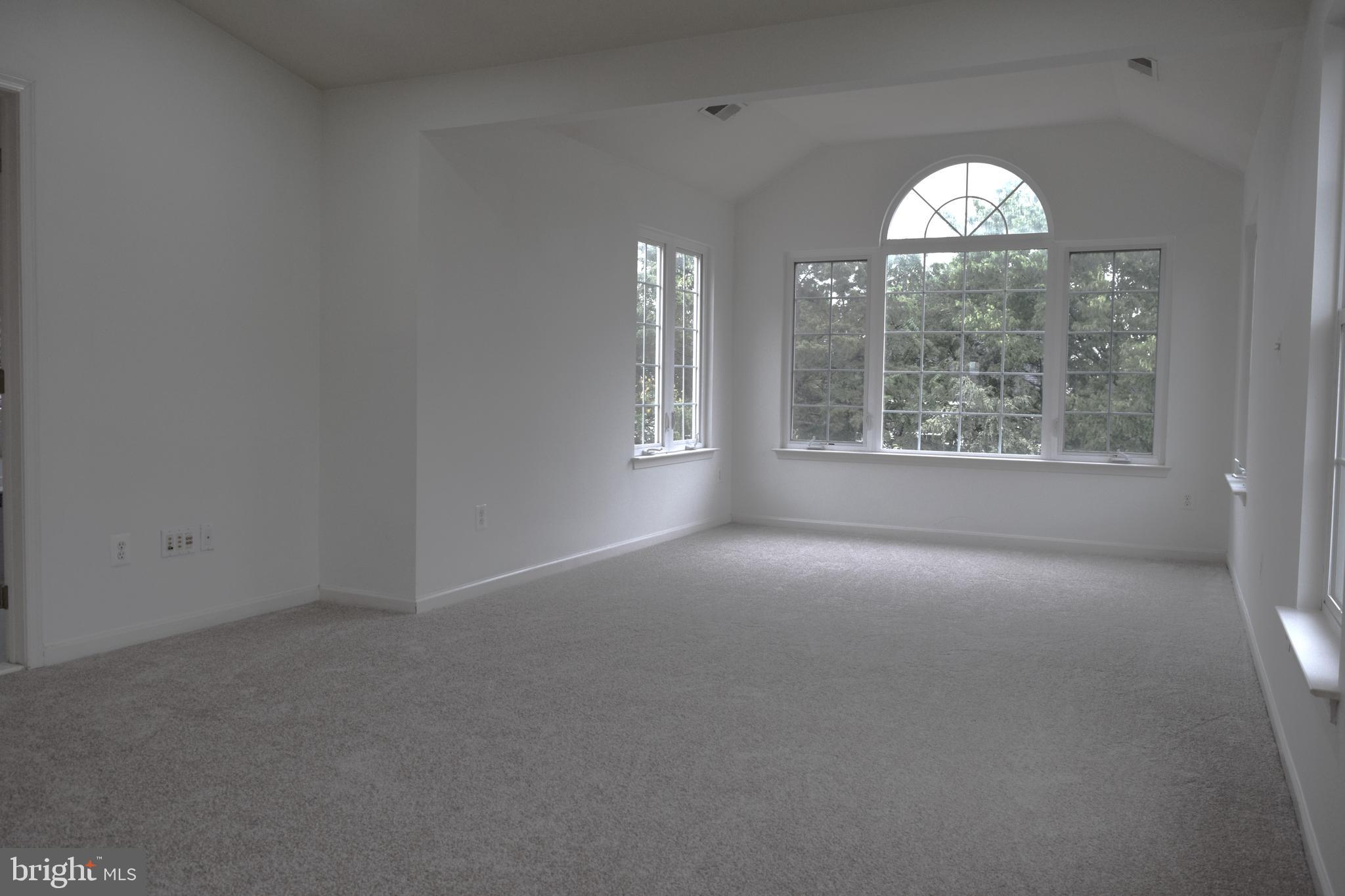 LOUDOUN VALLEY ESTATES - Residential Lease