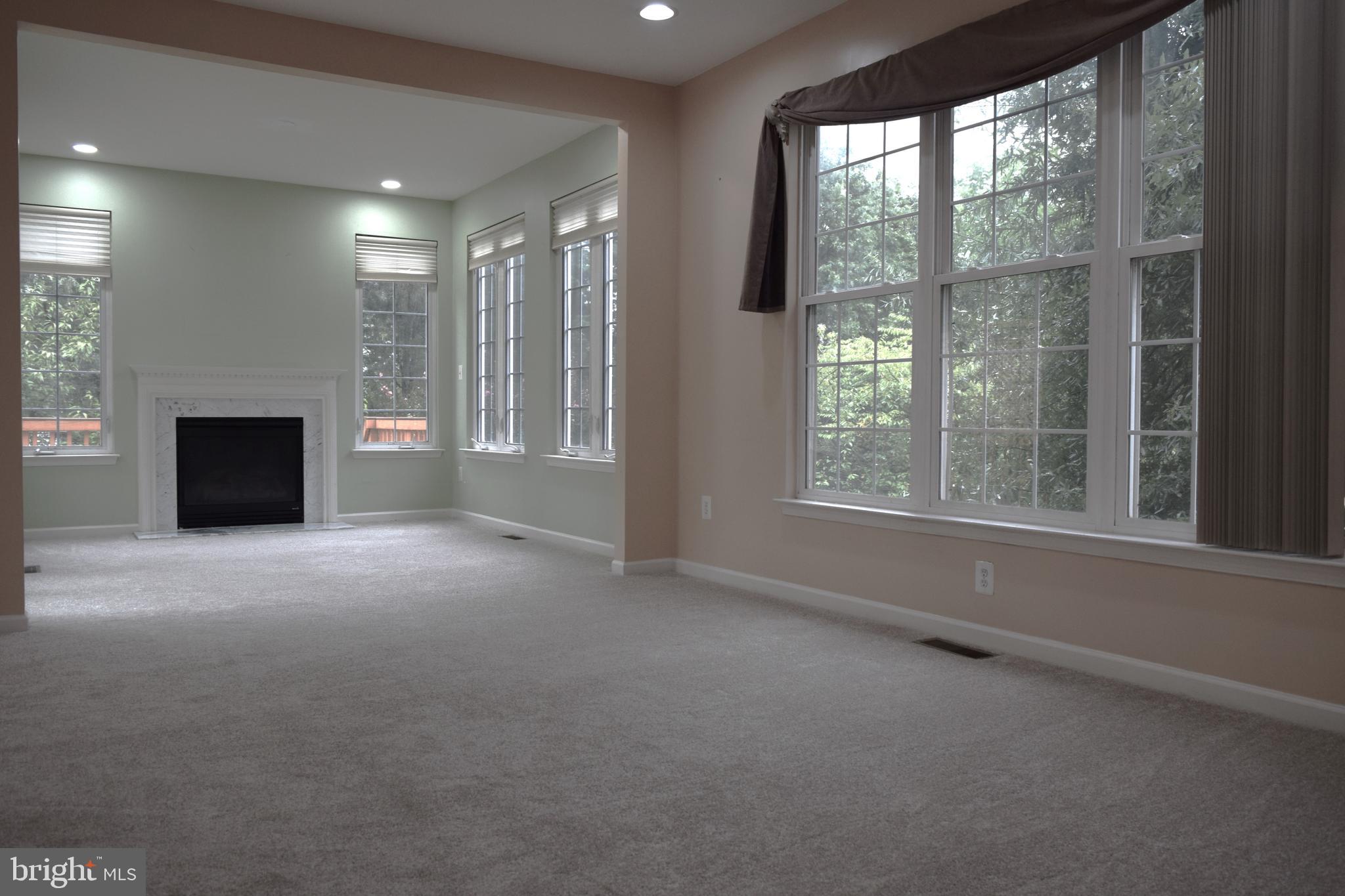 LOUDOUN VALLEY ESTATES - Residential Lease