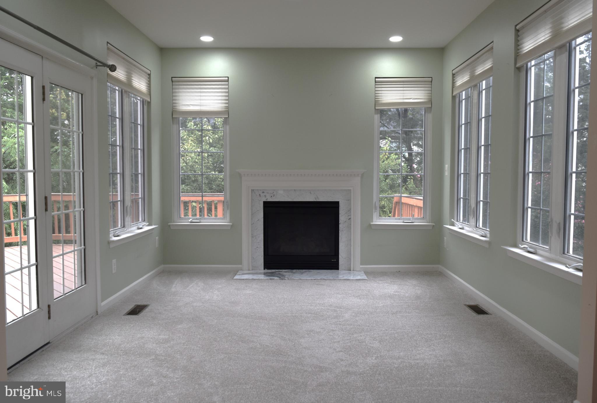 LOUDOUN VALLEY ESTATES - Residential Lease