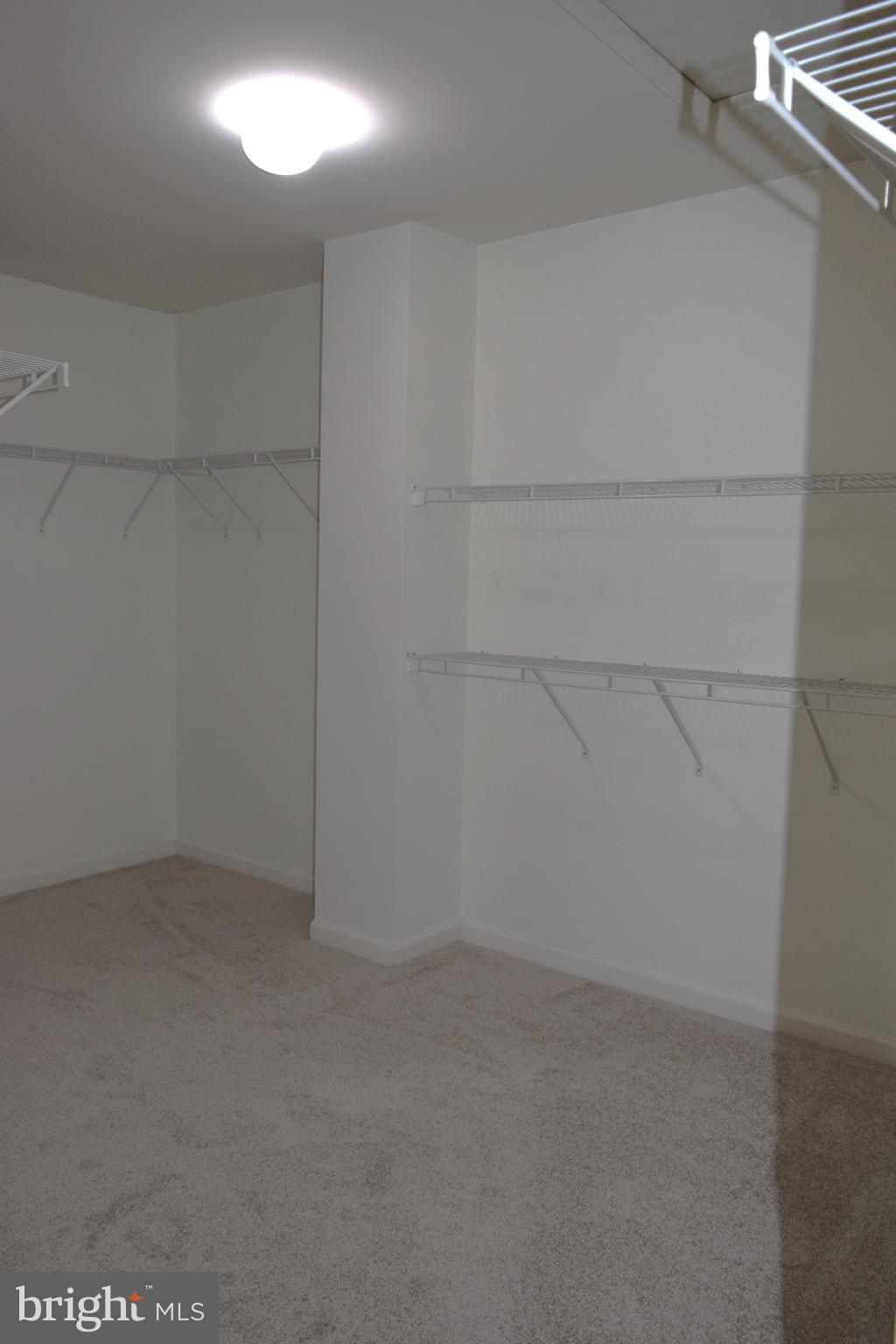 LOUDOUN VALLEY ESTATES - Residential Lease