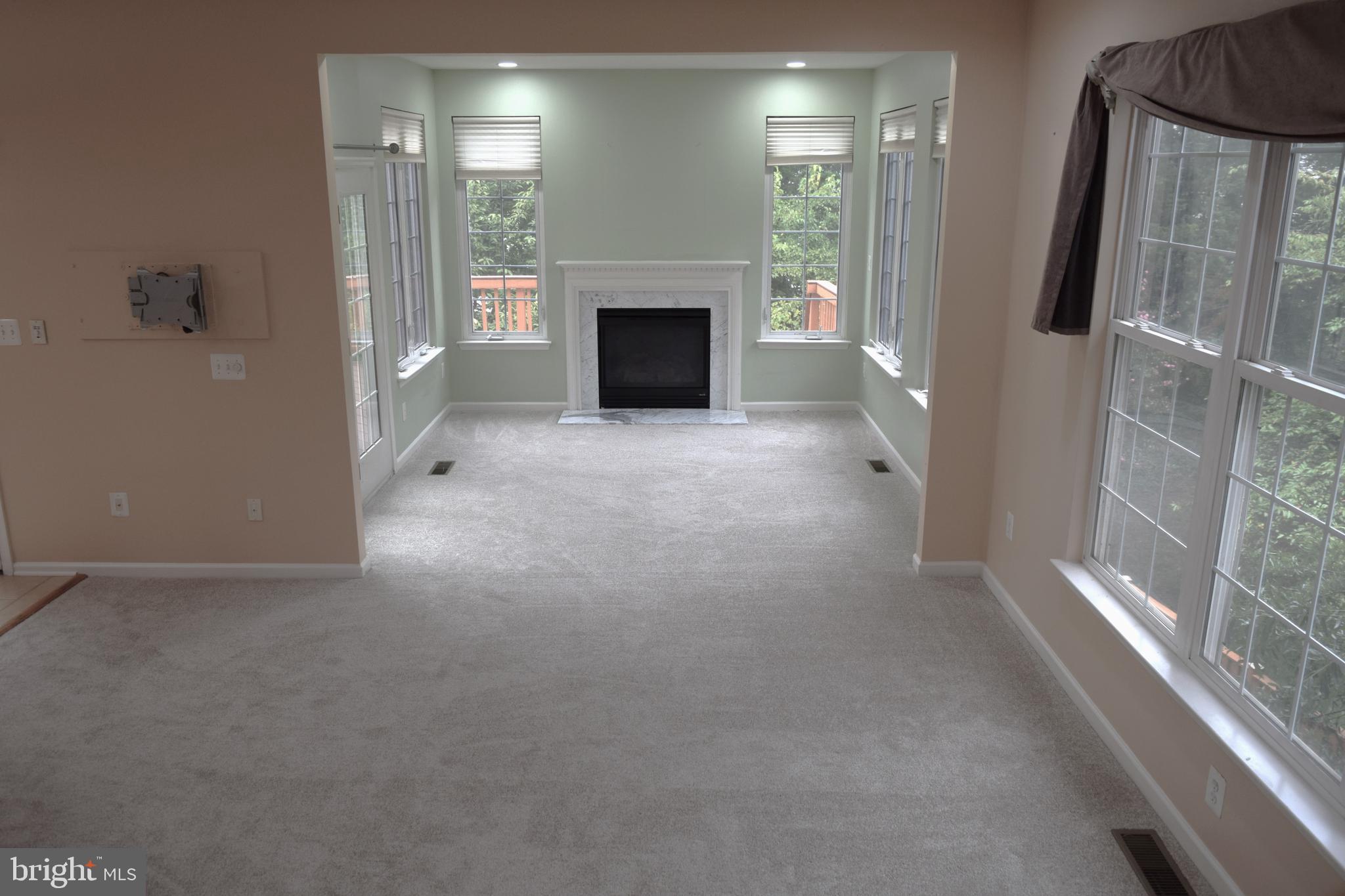 LOUDOUN VALLEY ESTATES - Residential Lease