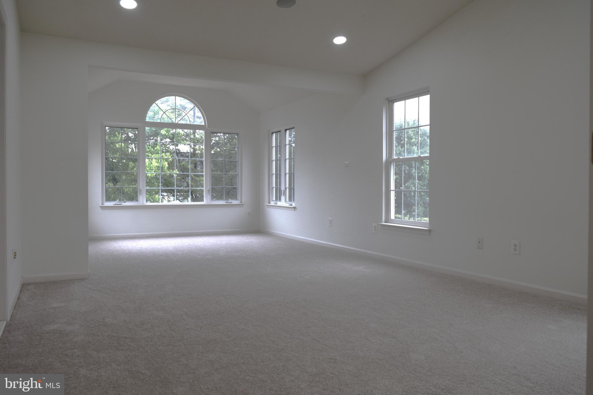 LOUDOUN VALLEY ESTATES - Residential Lease