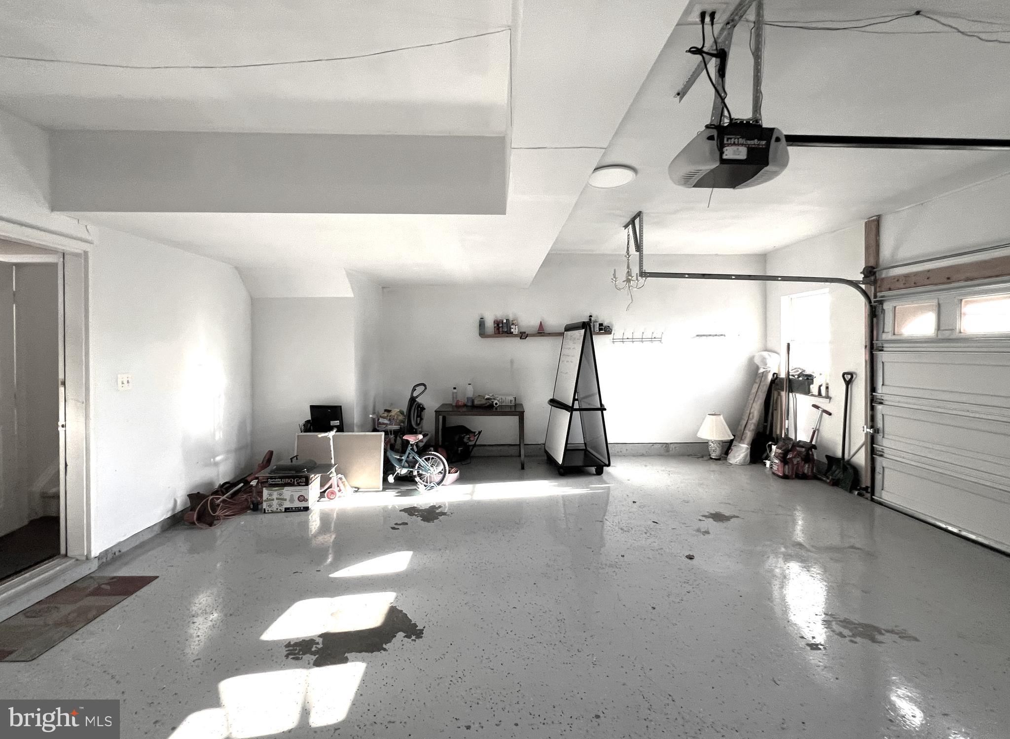 LOUDOUN VALLEY ESTATES - Residential Lease