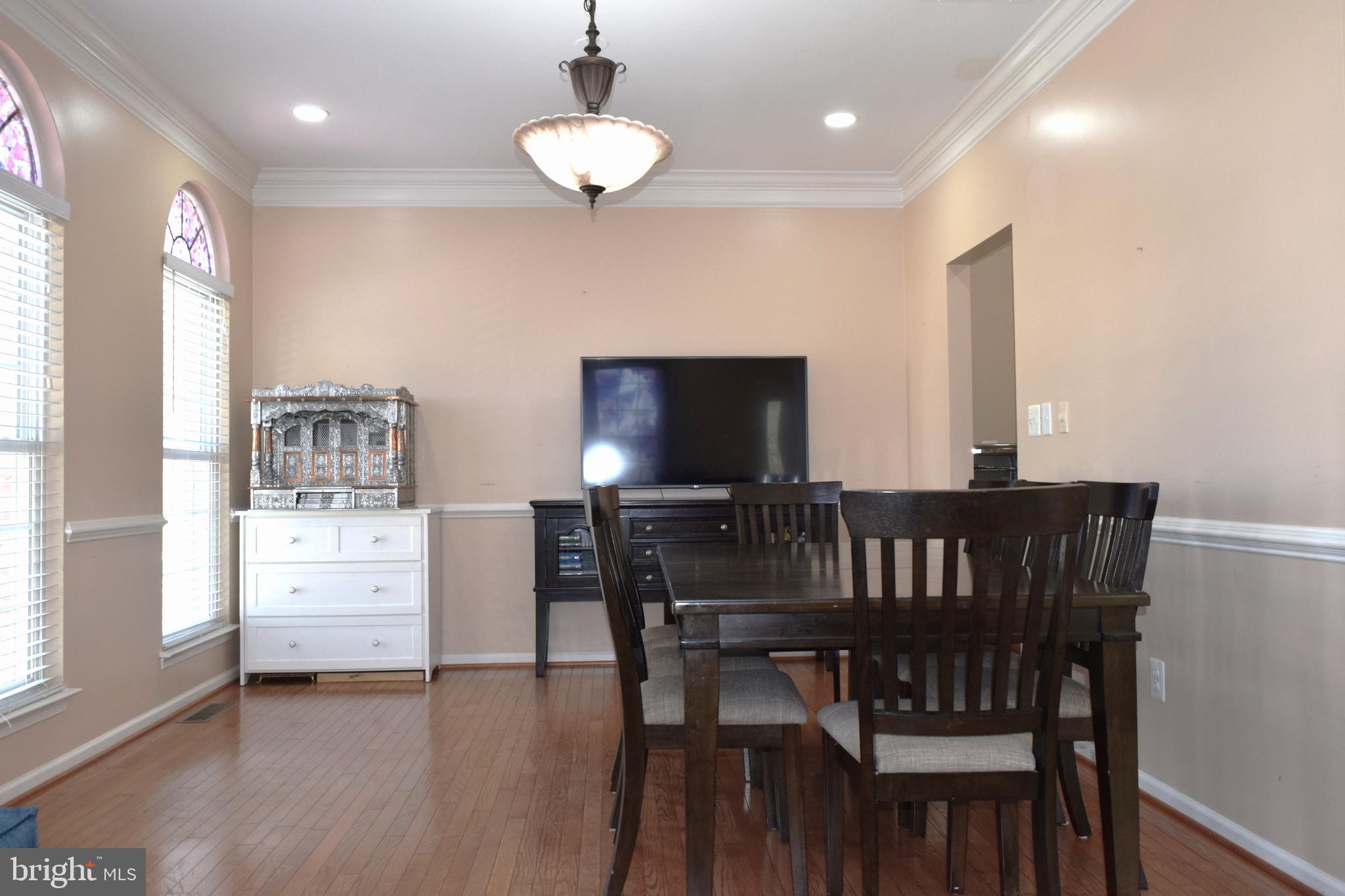 LOUDOUN VALLEY ESTATES - Residential Lease