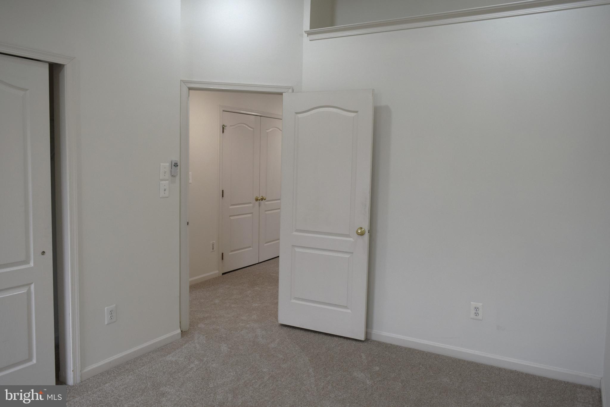 LOUDOUN VALLEY ESTATES - Residential Lease