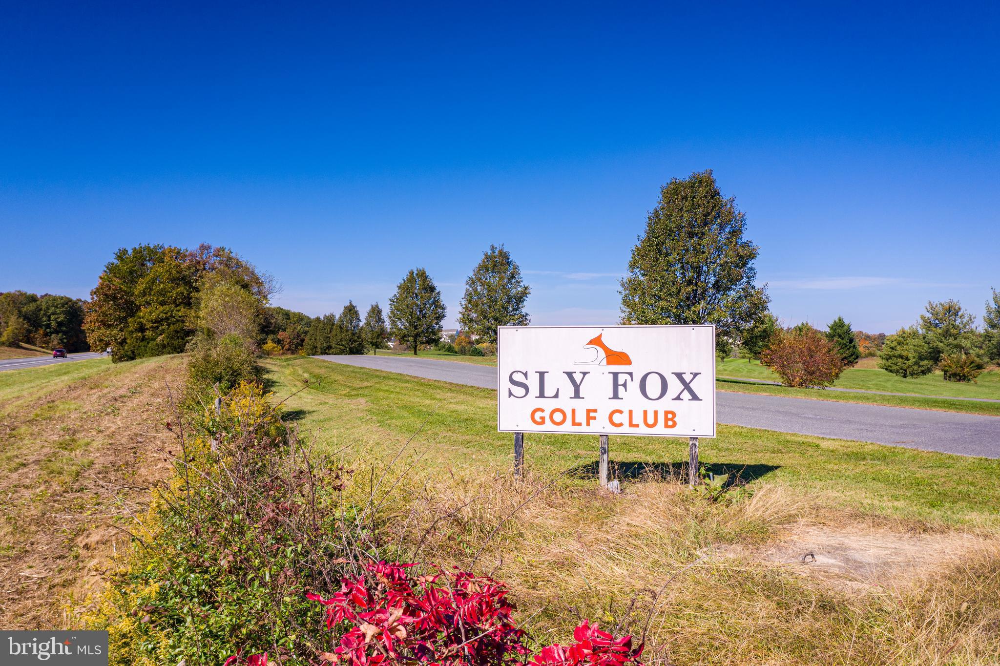 ROYAL OAK ESTATES - Land