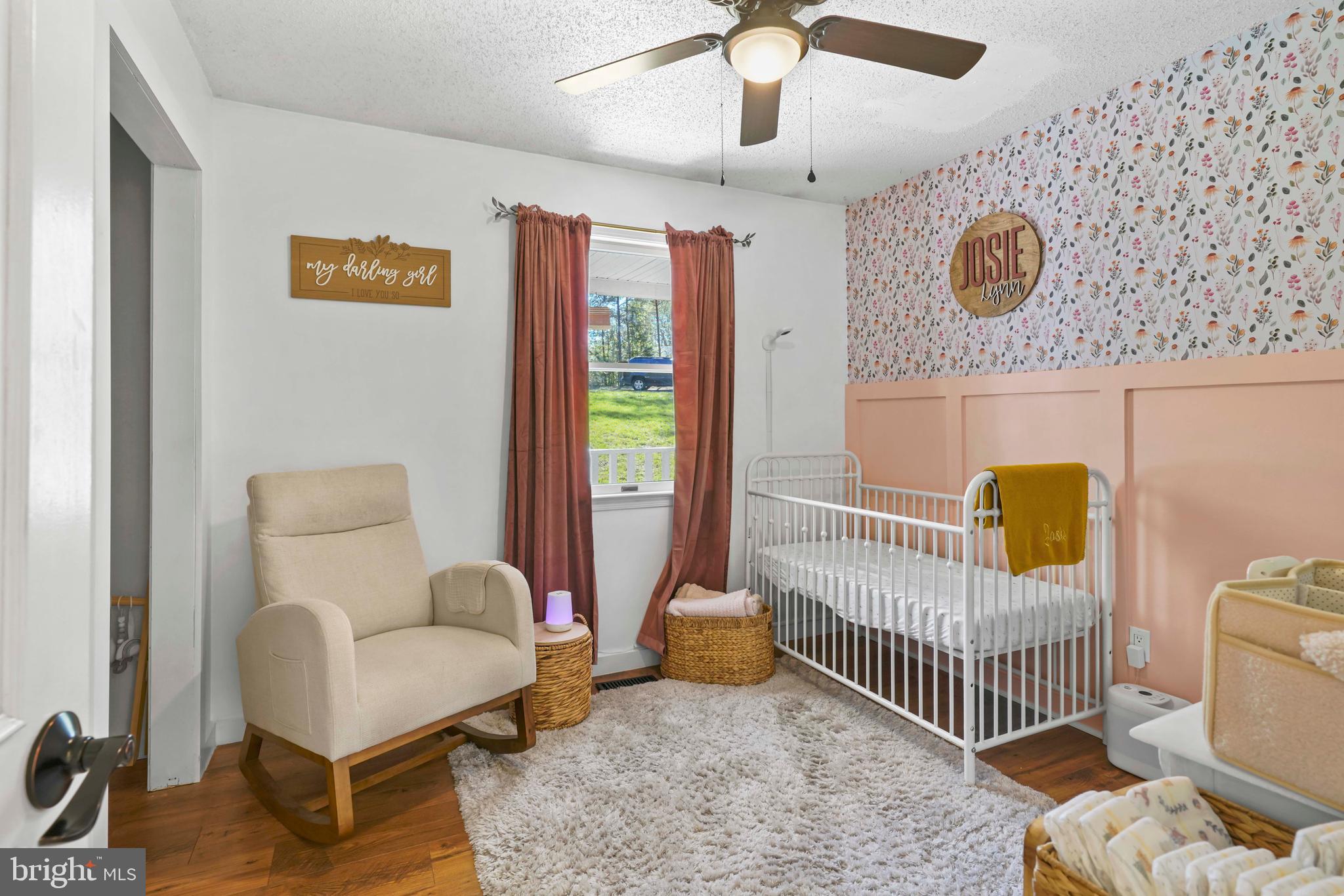 COUNTRY LAKES - Residential