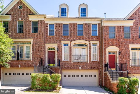 Townhouse For Sale - 6403 Velliety Lane<br/> SPRINGFIELD, VA 22152