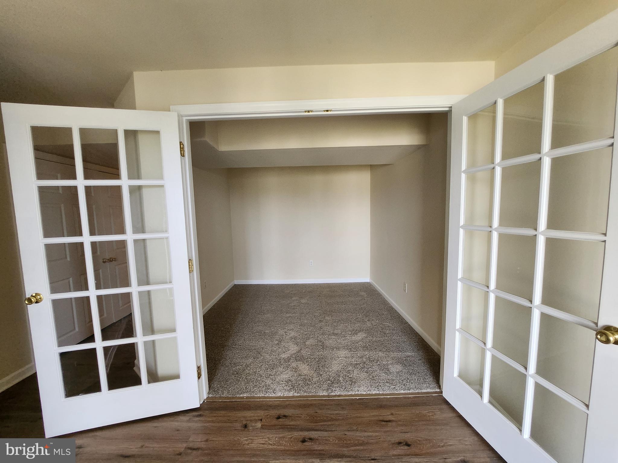 HEDGESVILLE - Residential