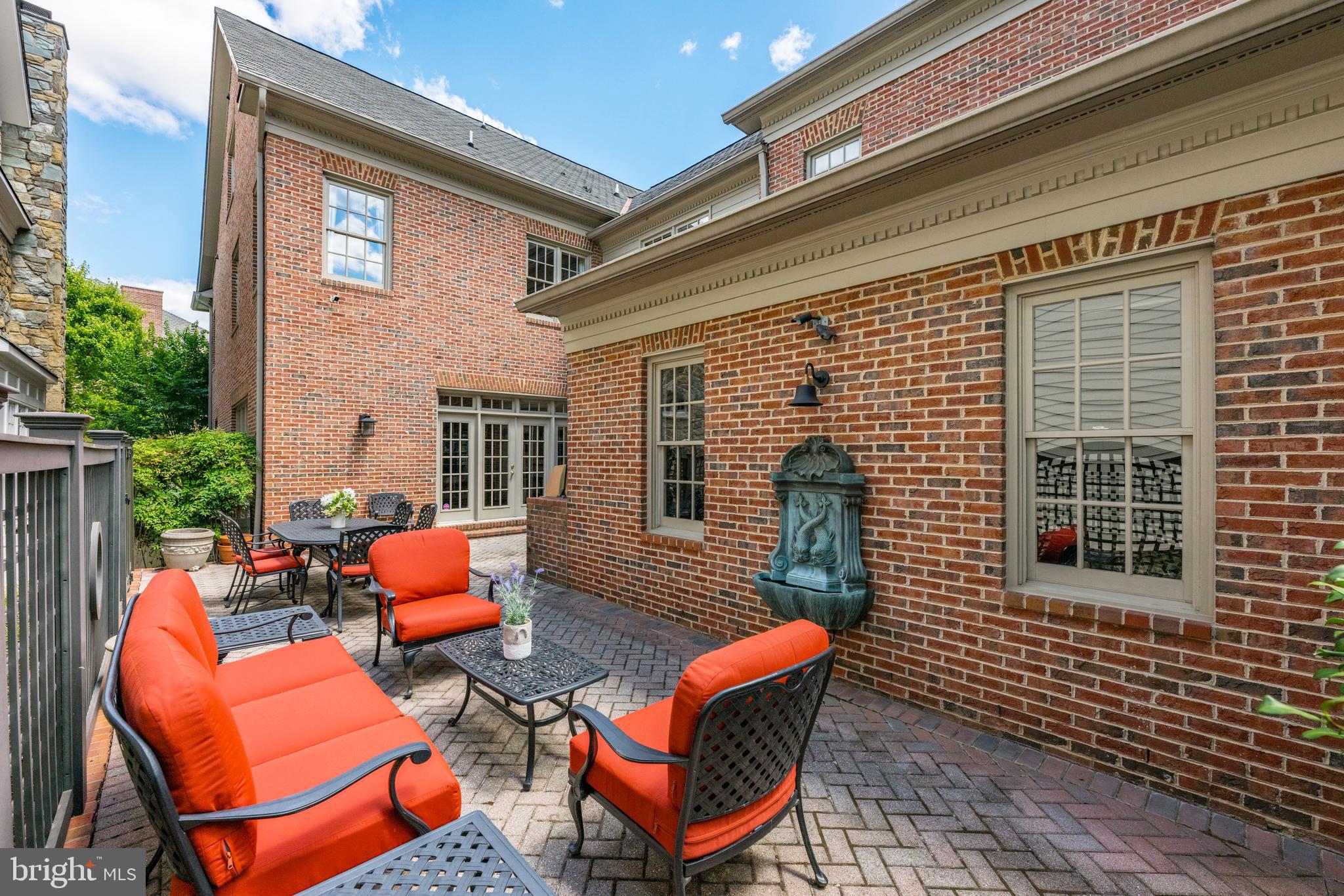 EVANS FARM - Residential