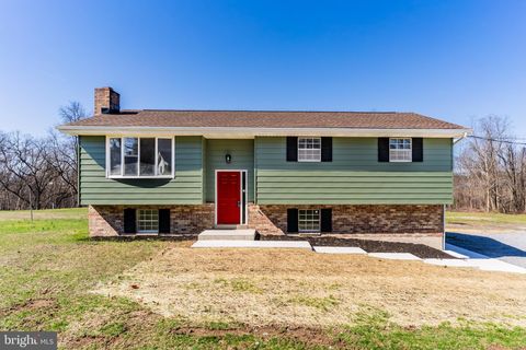 Homes For Sale - 8 W Manor Avenue<br/> ENOLA, PA 17025