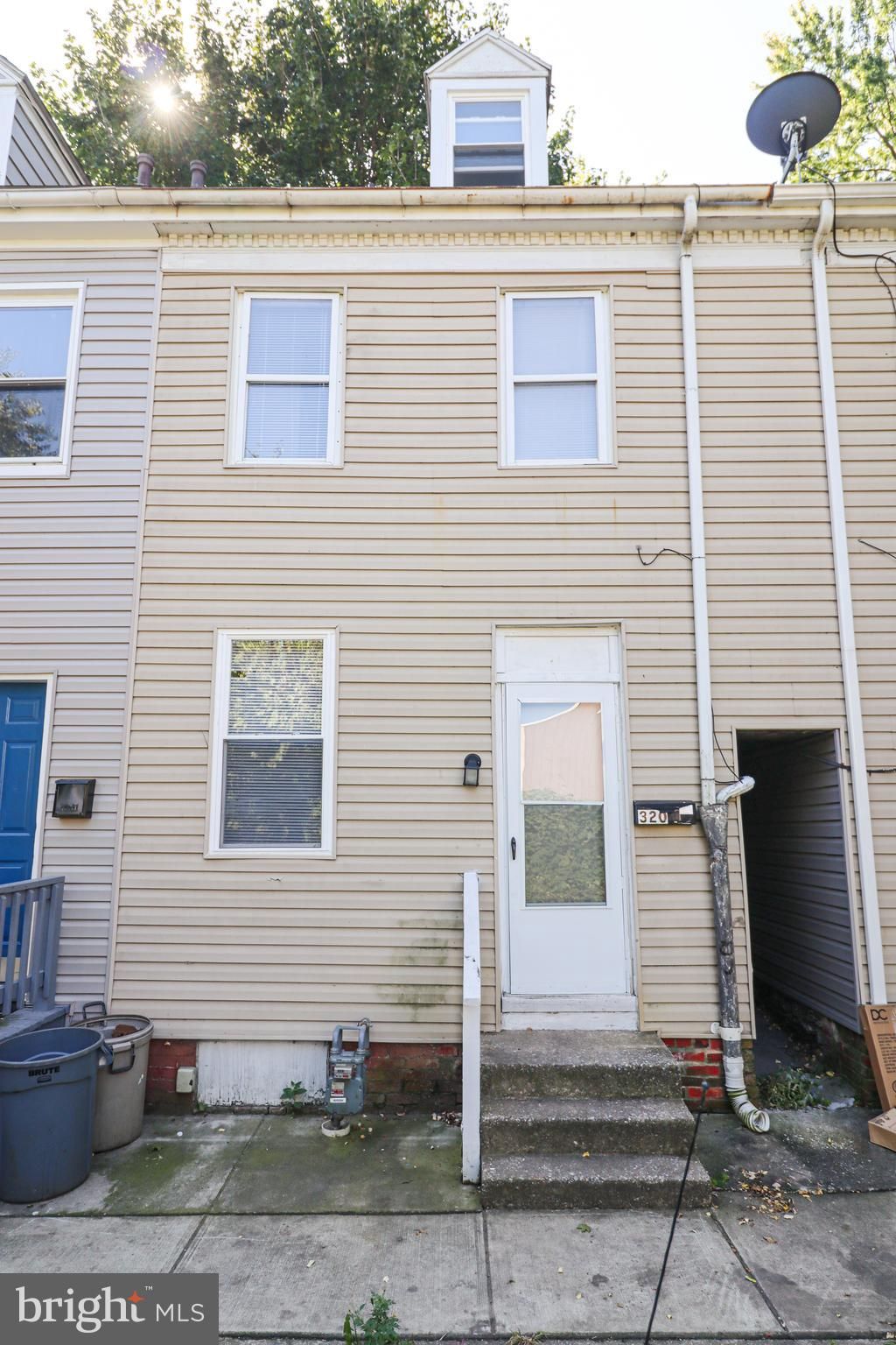 Photo of 320 Wallace Street, YORK, PA 17403 (MLS # PAYK2090146)