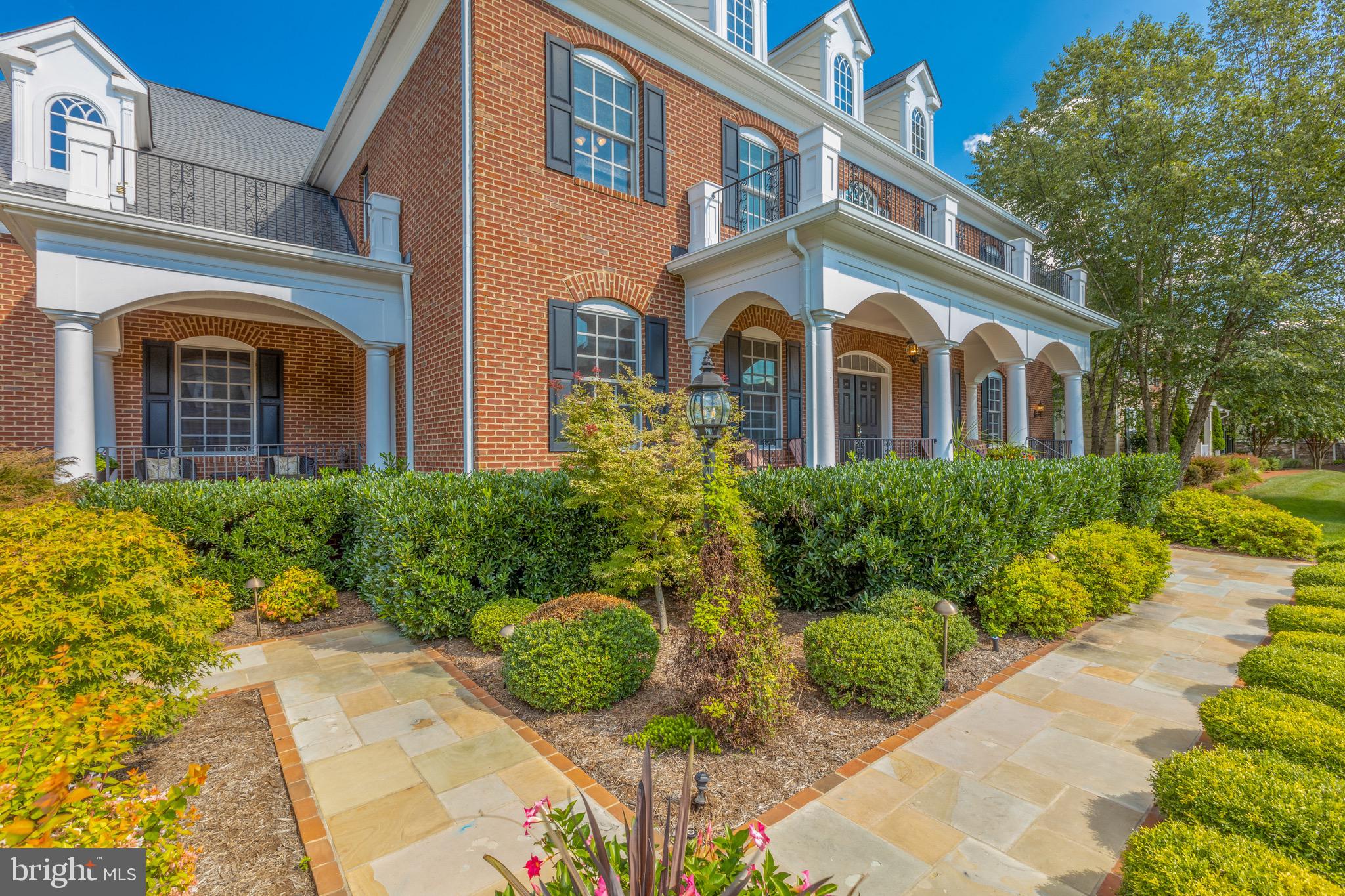 RASPBERRY FALLS - Residential