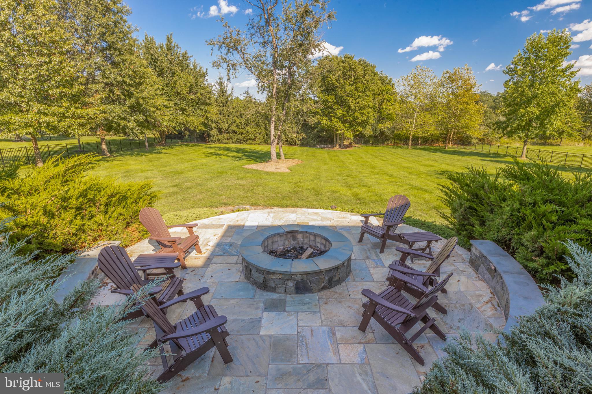 RASPBERRY FALLS - Residential