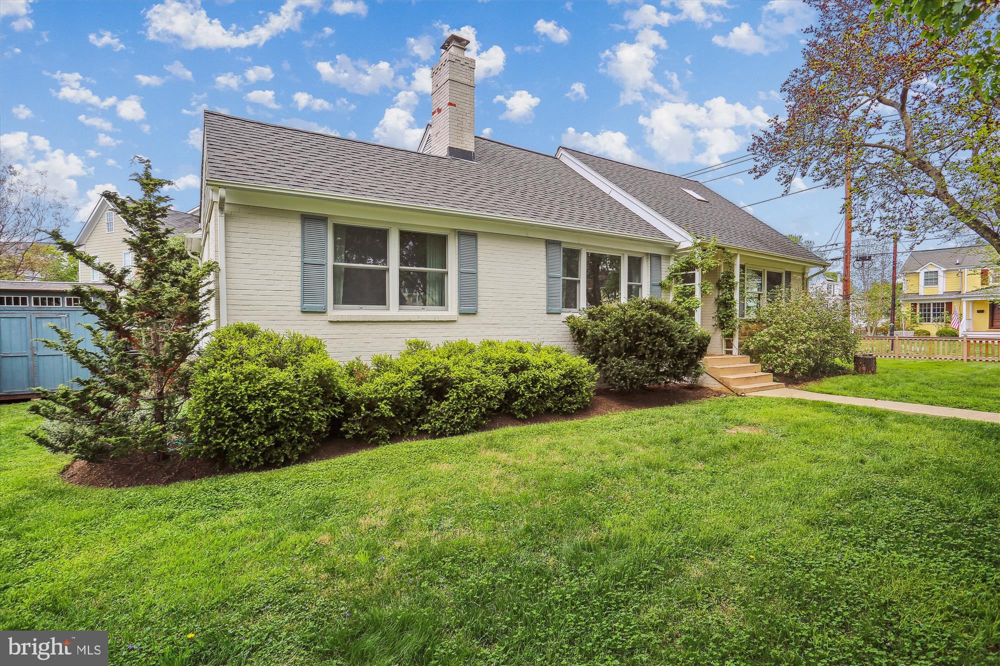 Available 8/1/25 Beautifully updated 5 bd 3 full bath home on quiet street well inside the beltway. 1st floor suite , fenced yard, near Walter Reed, NIH,.