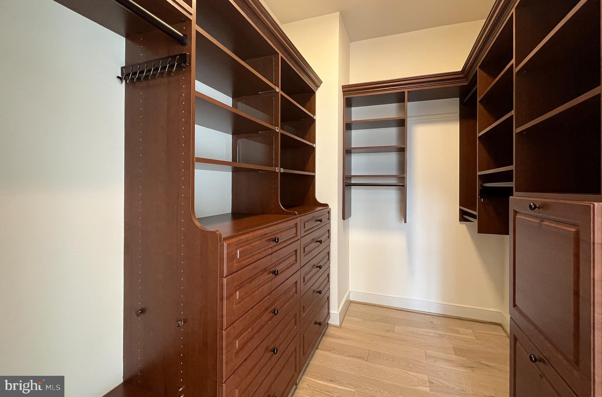 LIONSGATE - Residential