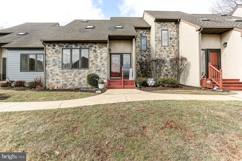 Photo of 23 Hawk Valley Lane, DENVER, PA 17517 (MLS # PALA2064040)