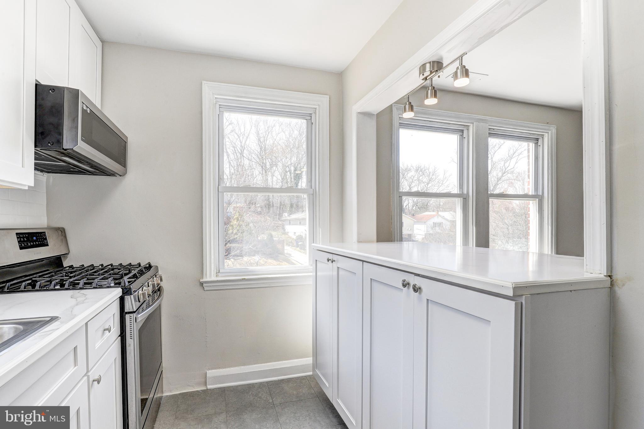 MOUNT WASHINGTON - Residential Lease