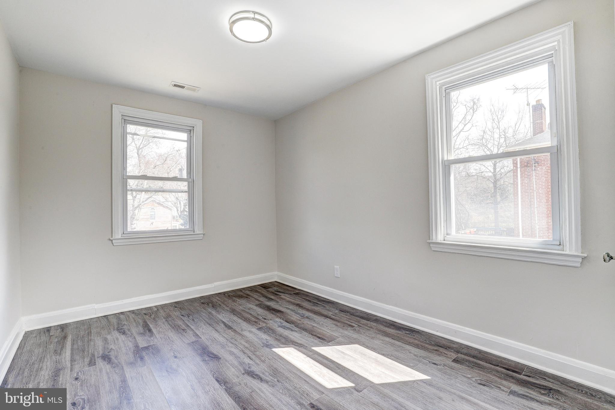 MOUNT WASHINGTON - Residential Lease