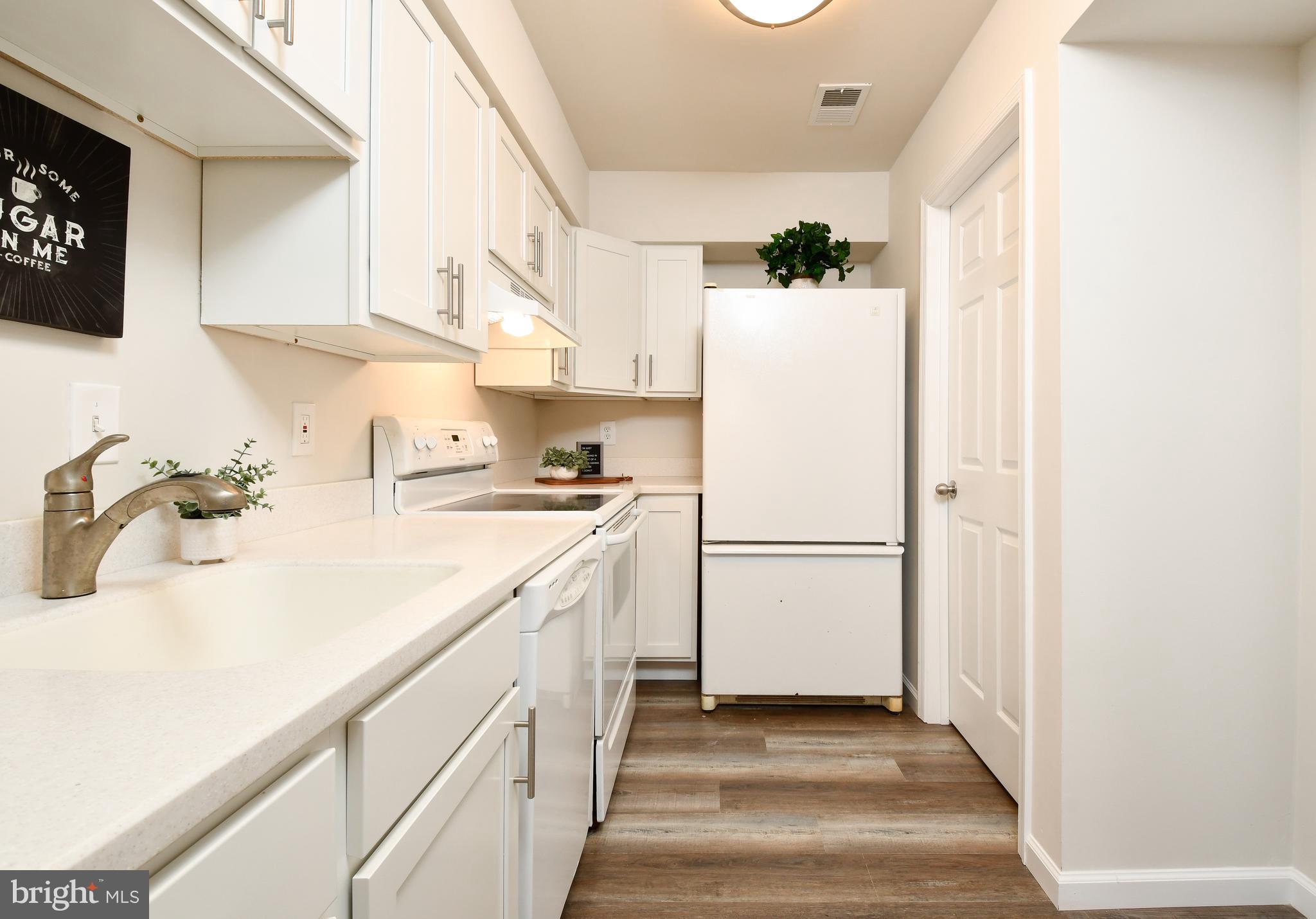 TERRACE TOWNE HOMES OF GUNSTON - Residential