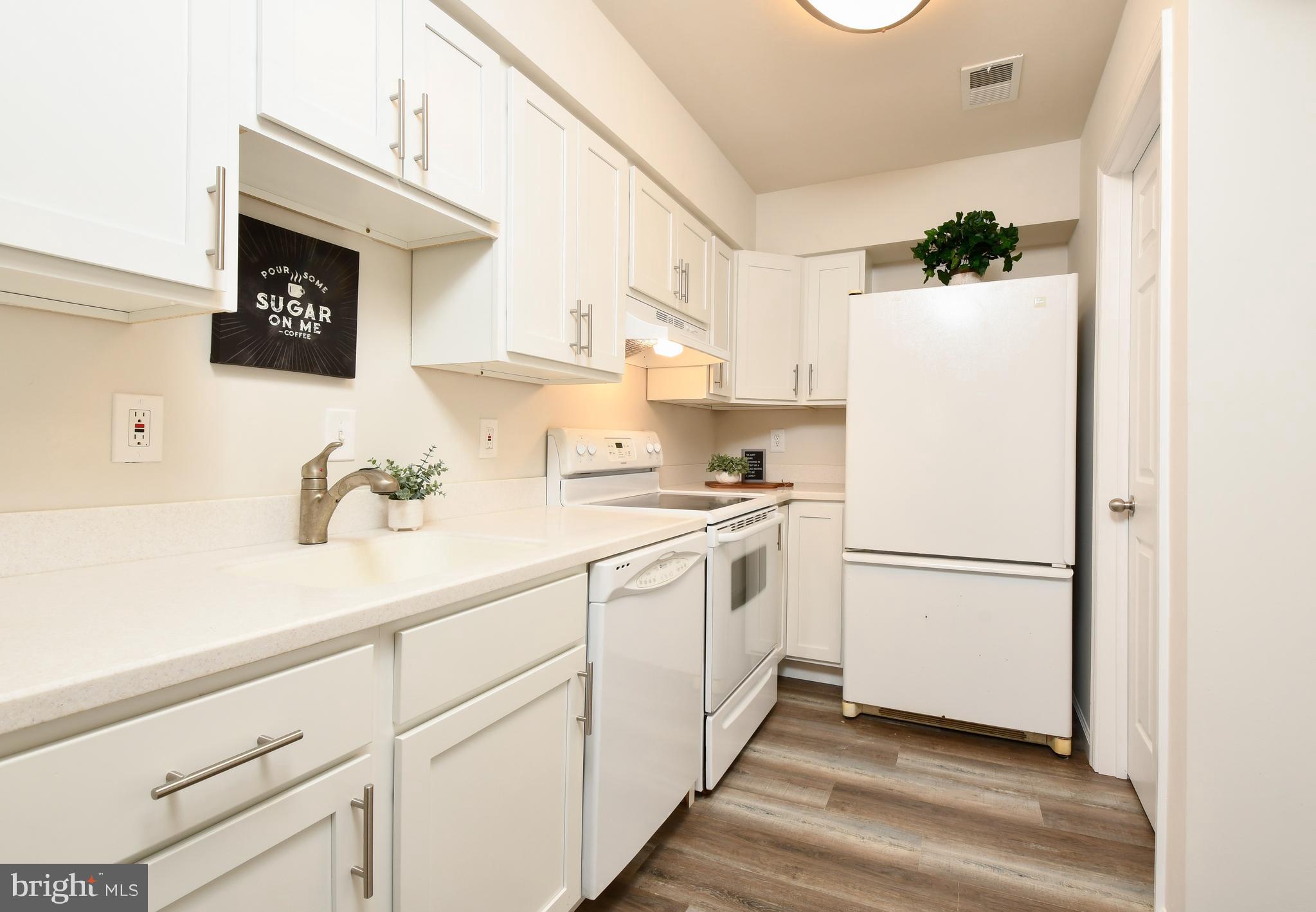 TERRACE TOWNE HOMES OF GUNSTON - Residential