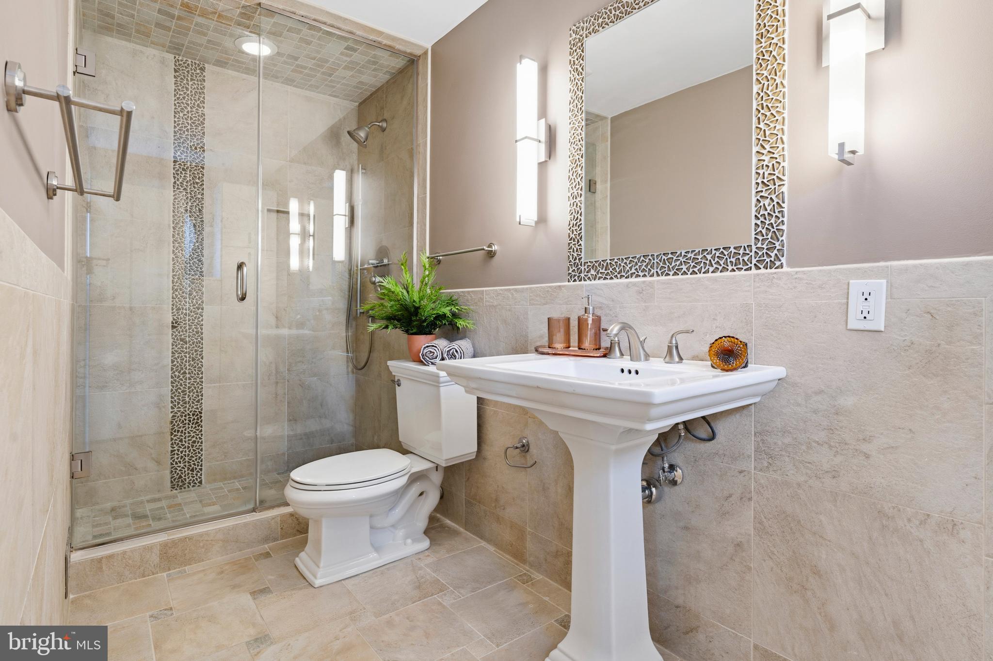 OLD TOWN ALEXANDRIA - Residential