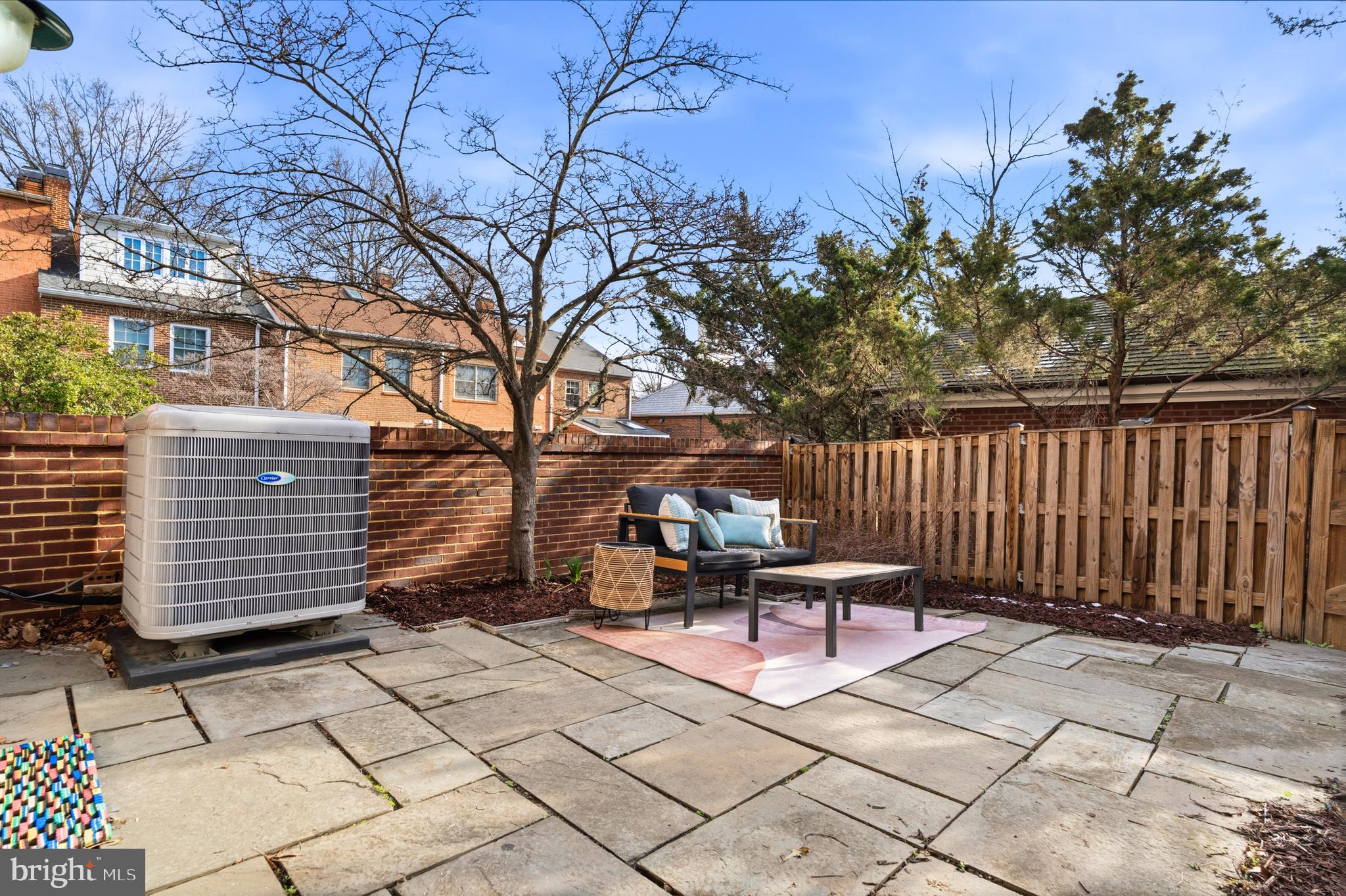 OLD TOWN ALEXANDRIA - Residential