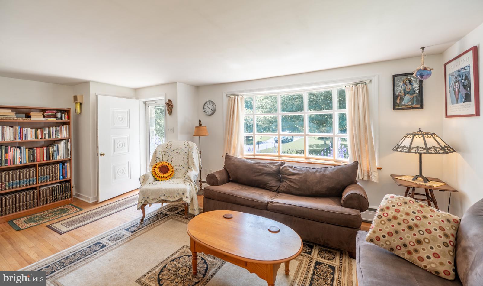 10 SUNSET LANE