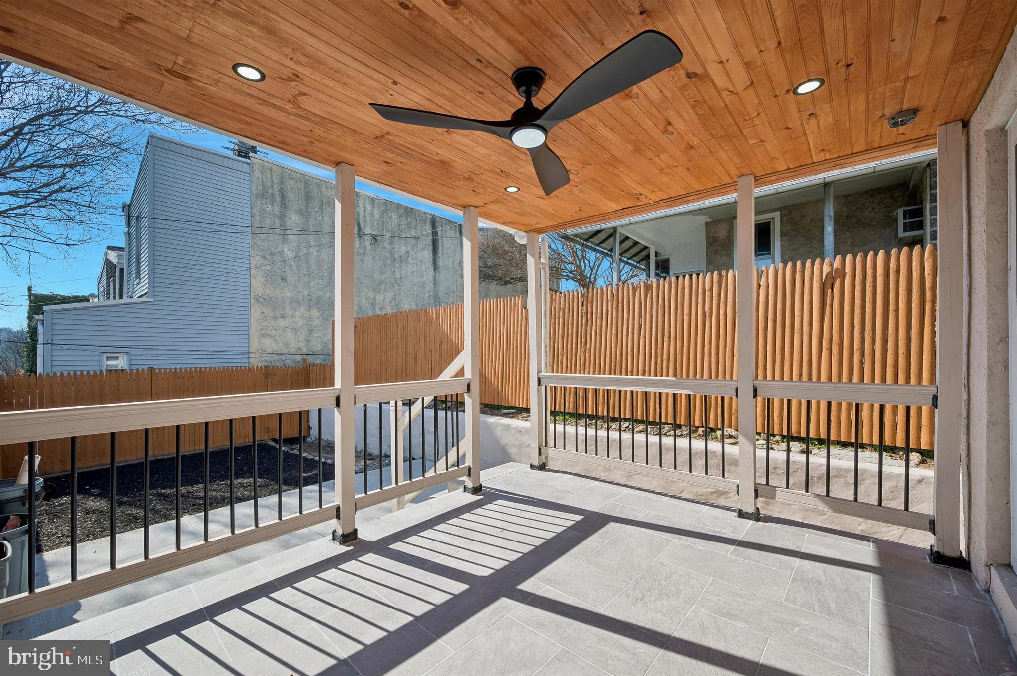 ROXBOROUGH - Residential