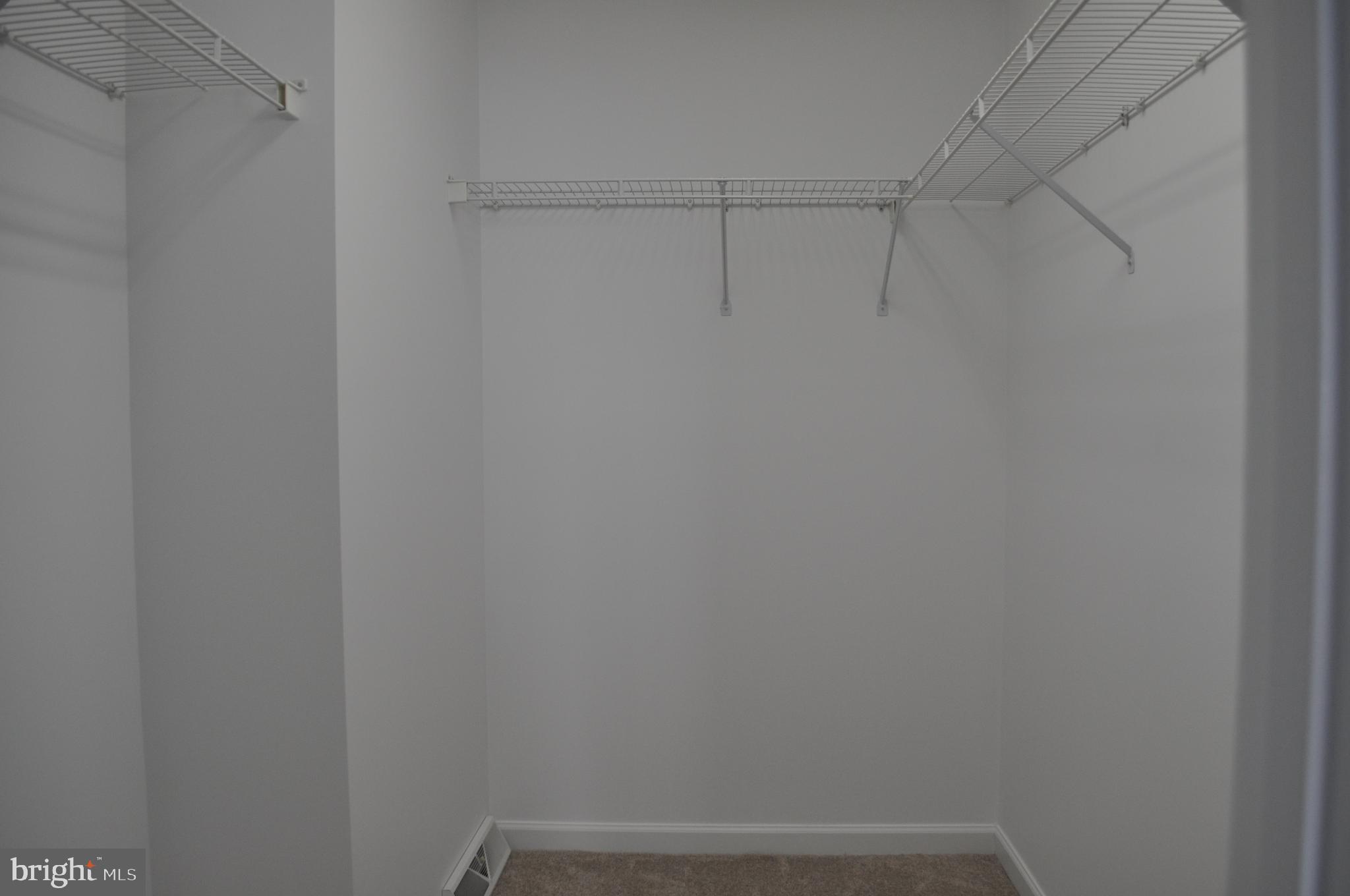 ALLWOOD MANOR - Residential