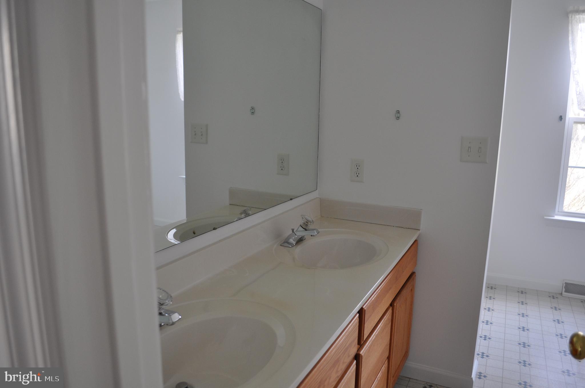 ALLWOOD MANOR - Residential