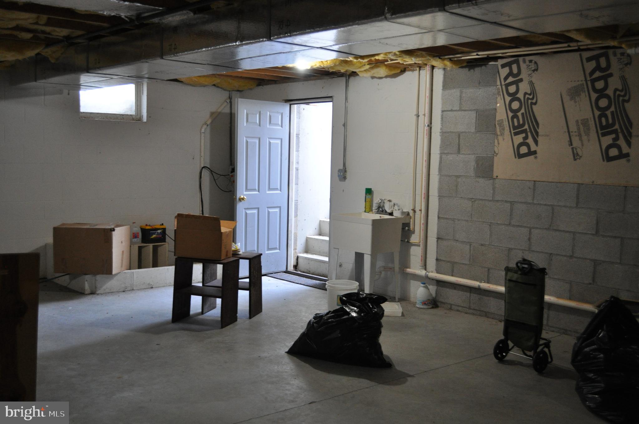 ALLWOOD MANOR - Residential