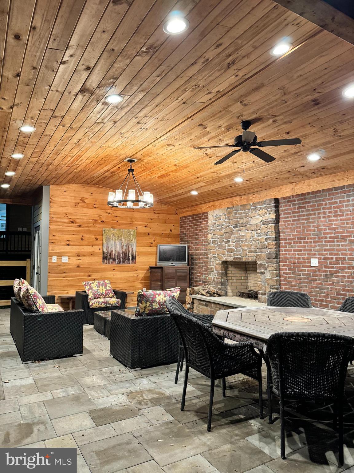 REGULARS - Residential