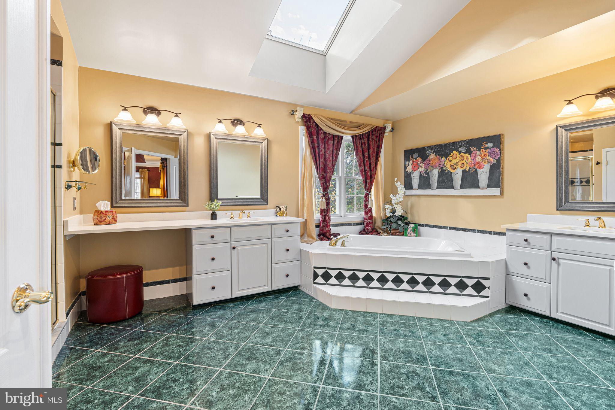 RIVER CROSSING - Residential