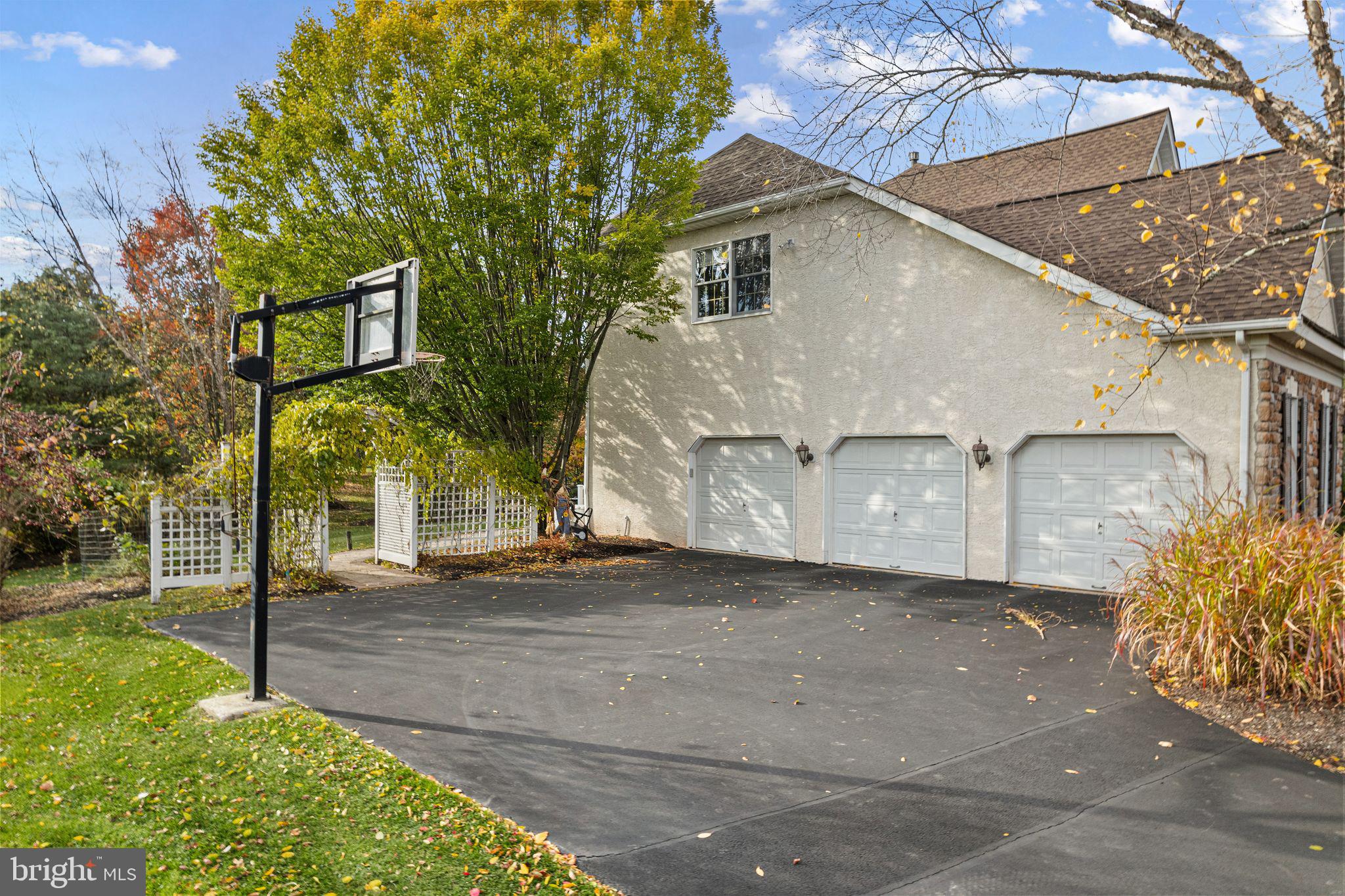 RIVER CROSSING - Residential