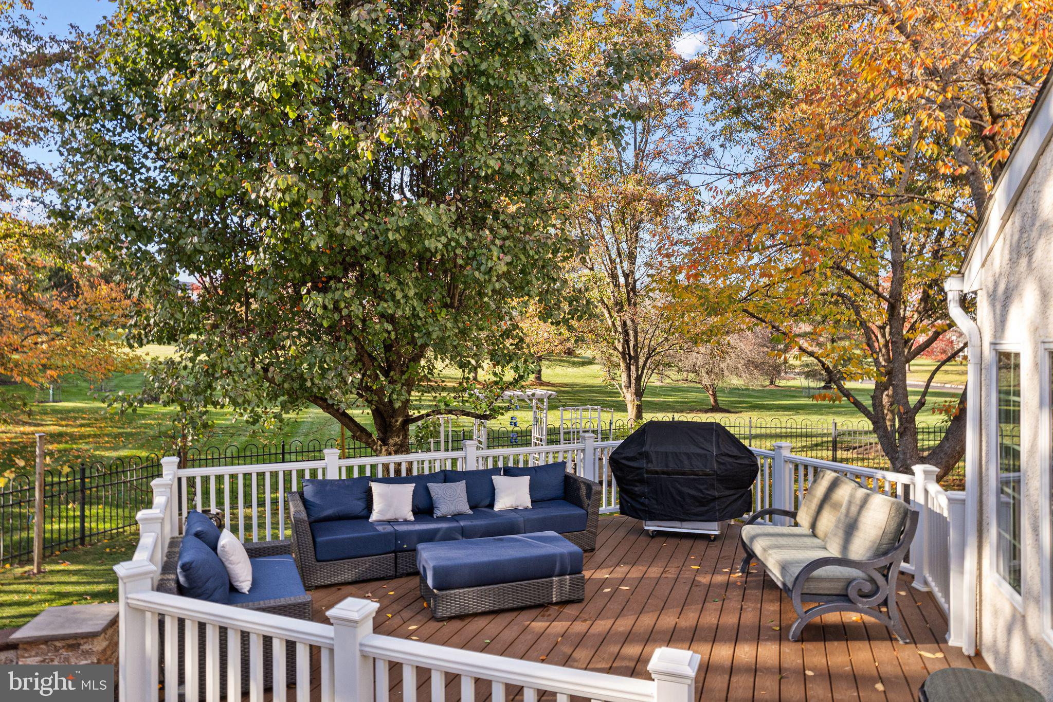 RIVER CROSSING - Residential