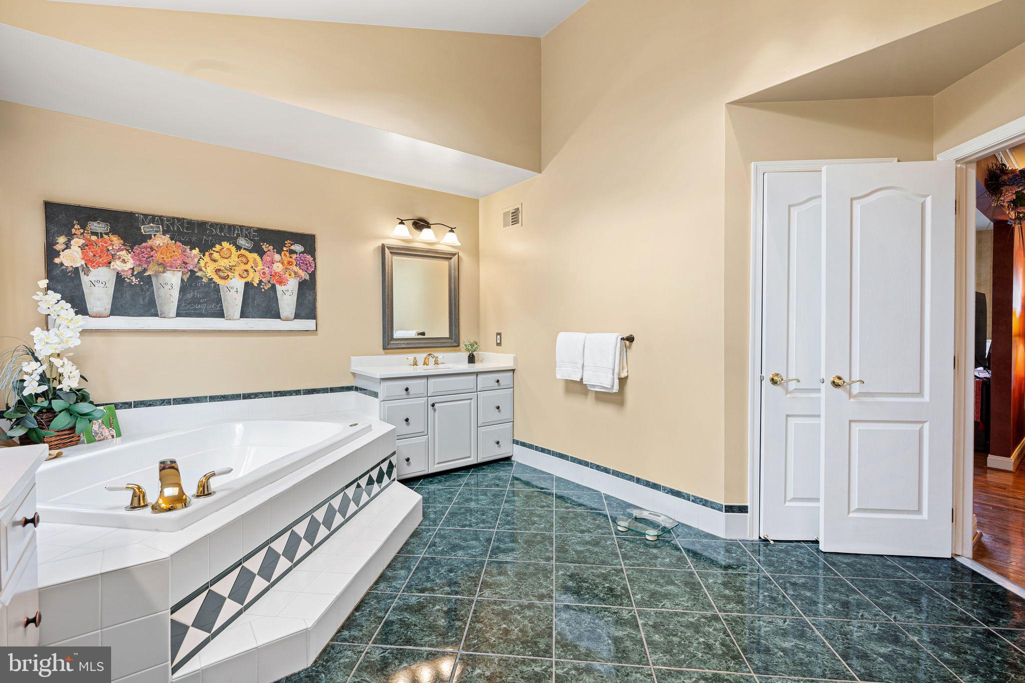 RIVER CROSSING - Residential