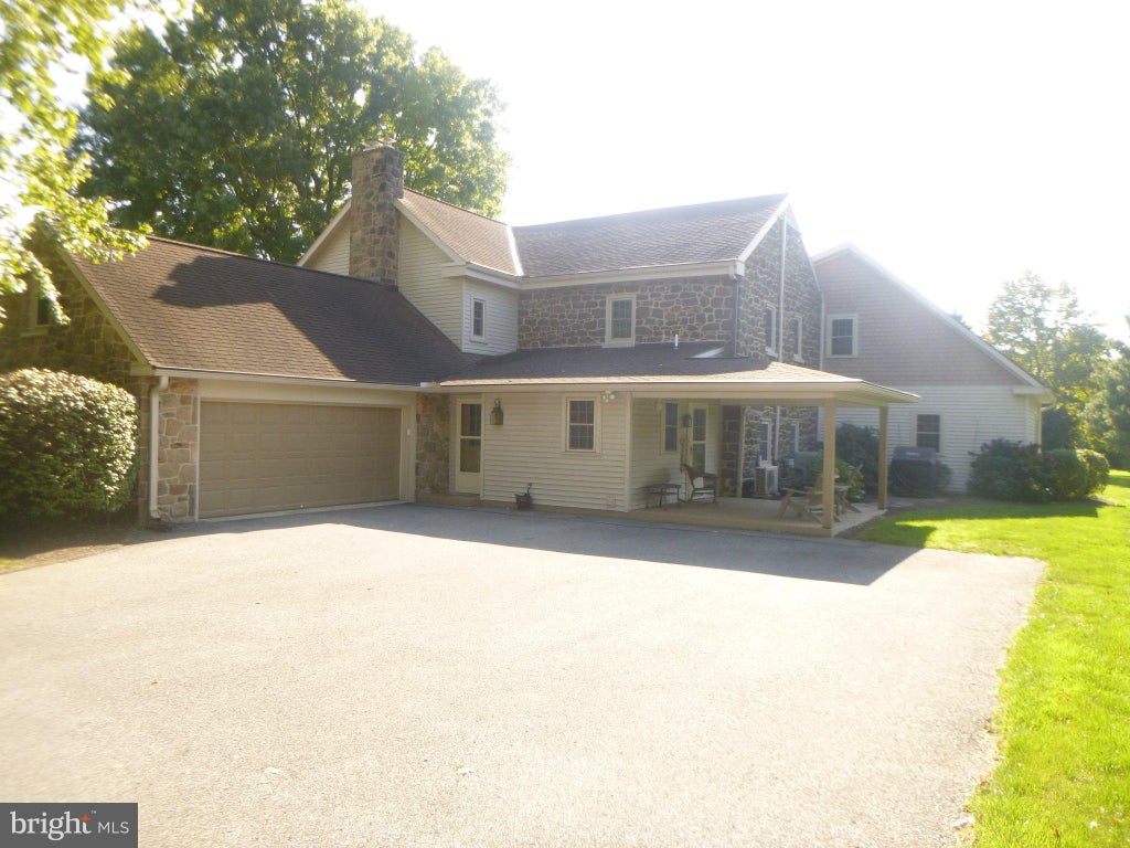 Photo of 313 E Penn Grant Road, WILLOW STREET, PA 17584 (MLS # PALA2097876)