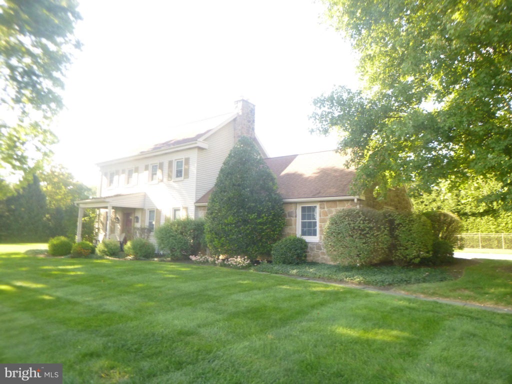 Photo of 313 E Penn Grant Road, WILLOW STREET, PA 17584 (MLS # PALA2097876)
