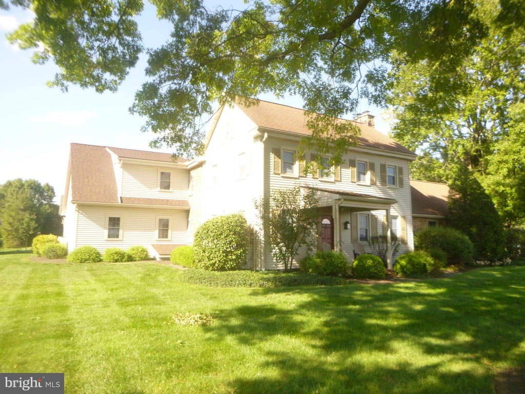 Photo of 313 E Penn Grant Road, WILLOW STREET, PA 17584 (MLS # PALA2097876)
