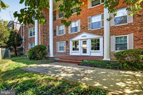 Photo of 7721 Tremayne Place #202, MCLEAN, VA 22102 (MLS # VAFX2345468)