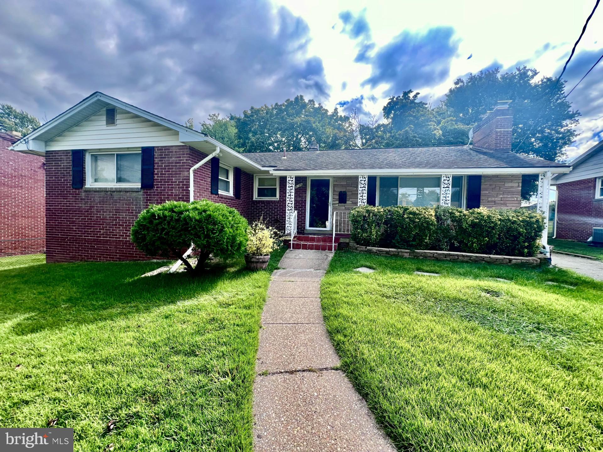 COLLEGE PARK WOODS - Residential