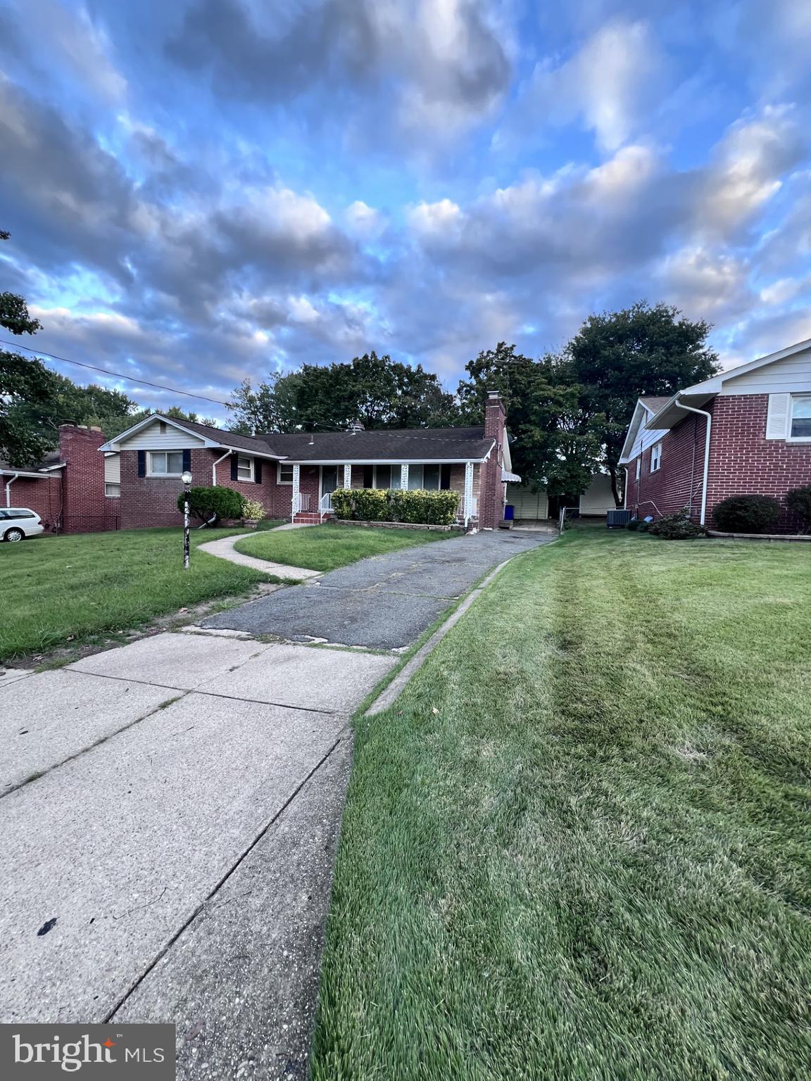 COLLEGE PARK WOODS - Residential