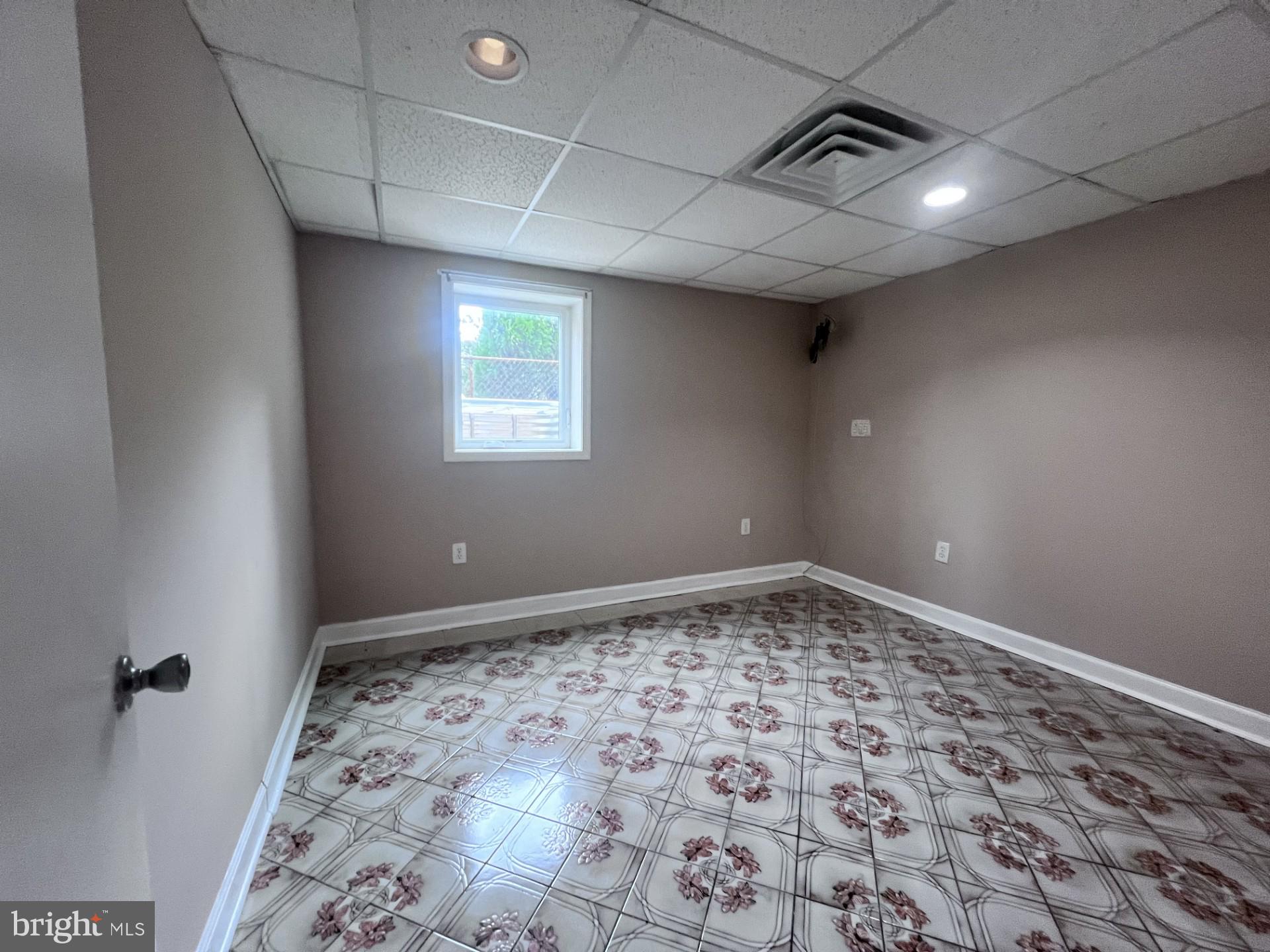 COLLEGE PARK WOODS - Residential