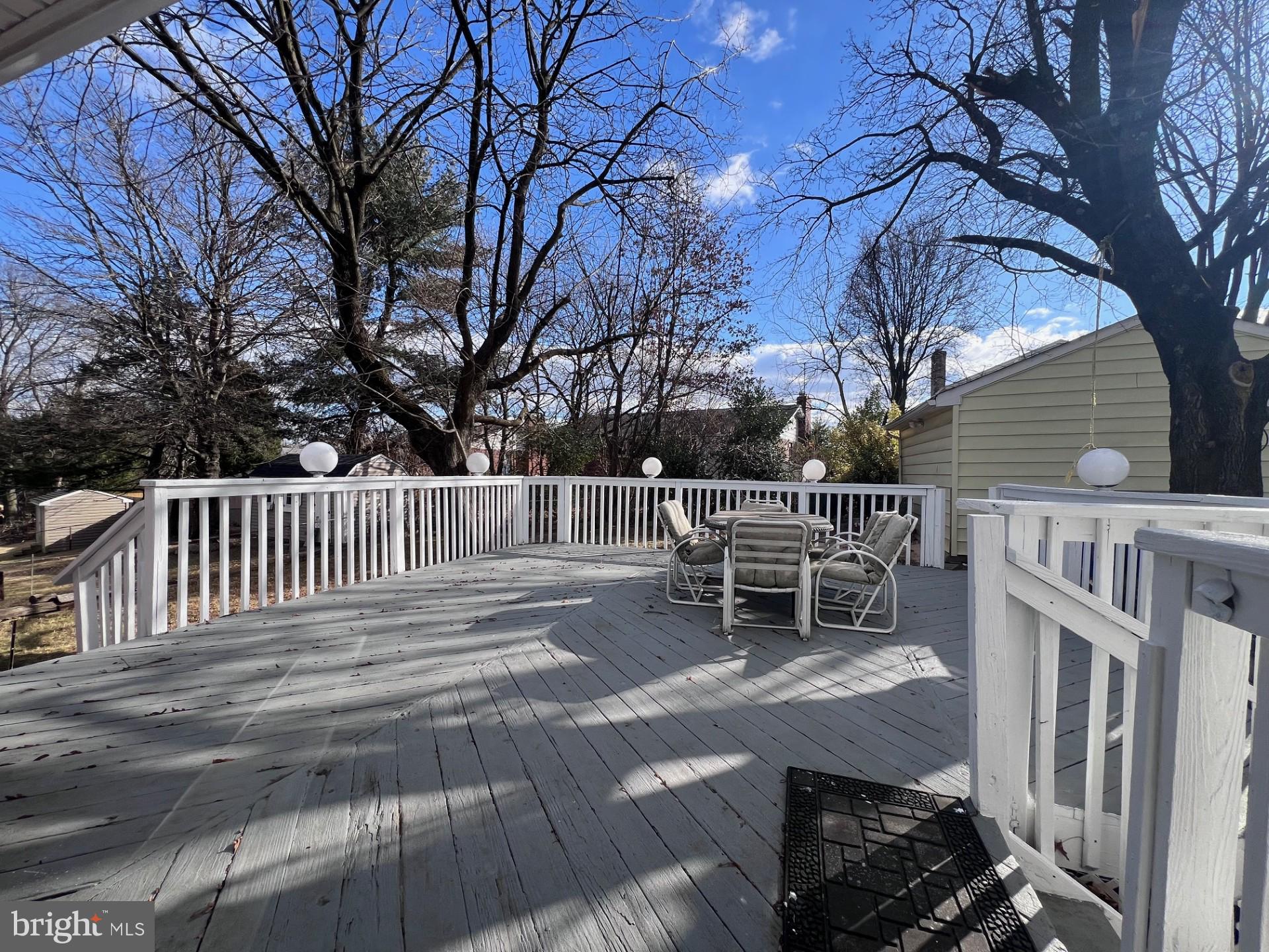 COLLEGE PARK WOODS - Residential