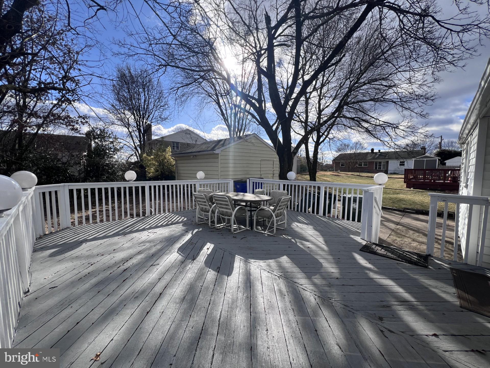 COLLEGE PARK WOODS - Residential